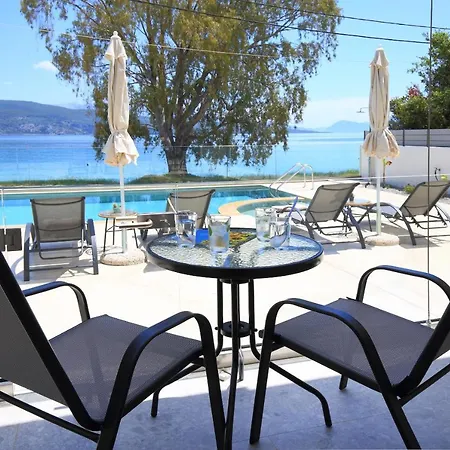 Almyra Seafront 公寓式酒店 *