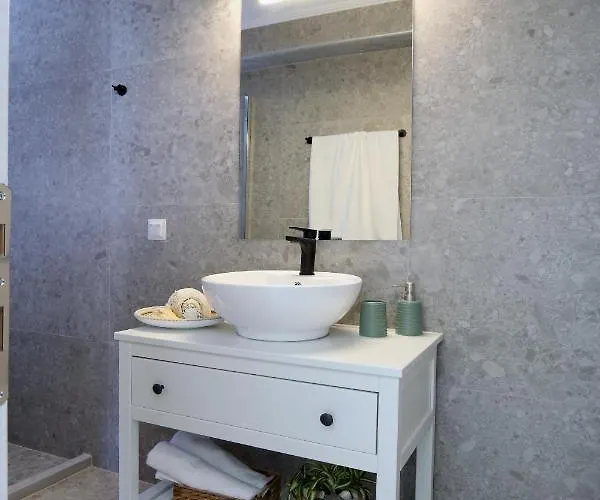 アパートホテル Almyra Seafront