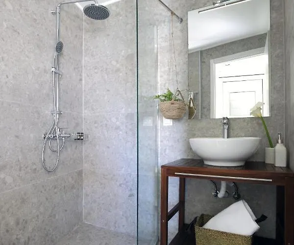 Almyra Seafront リジア