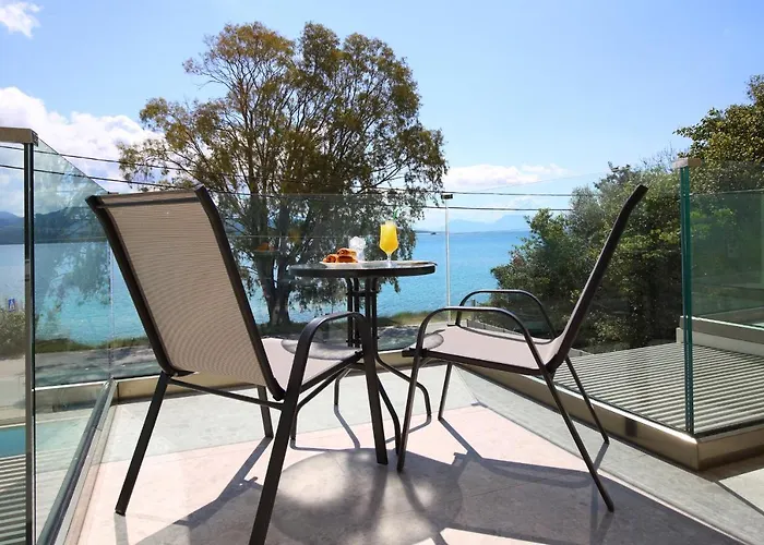 アパートホテル Almyra Seafront 4*