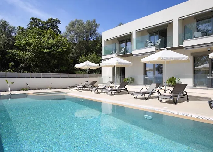 アパートホテル Almyra Seafront リジア