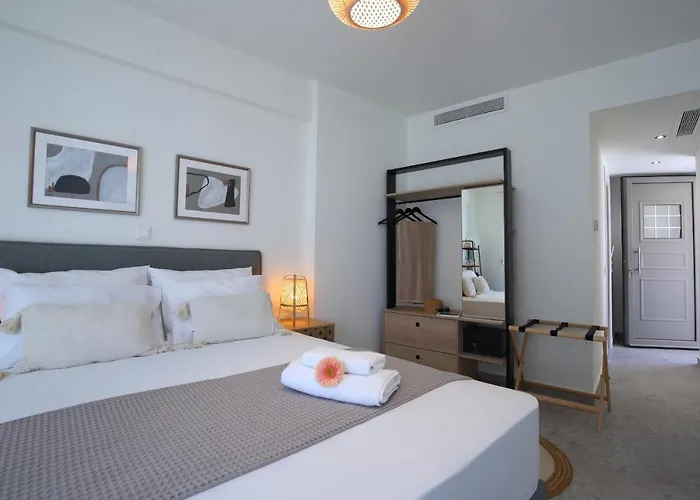 Almyra Seafront アパートホテル 4*