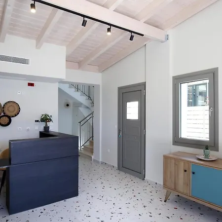 Almyra Seafront Lejlighedshotel 4*