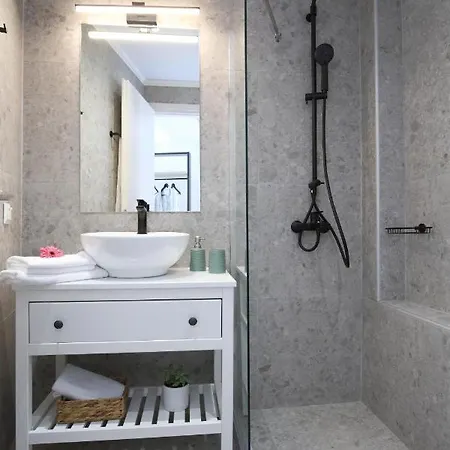 Almyra Seafront Hotel de apartamente Ligia