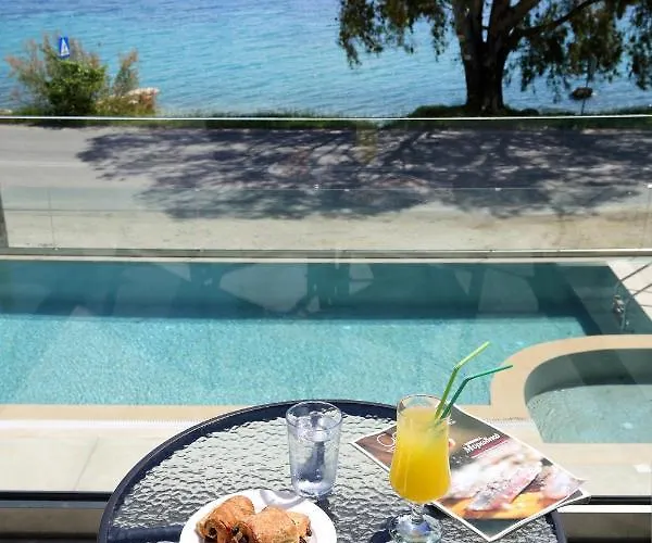 Lägenhetshotell Almyra Seafront 4*