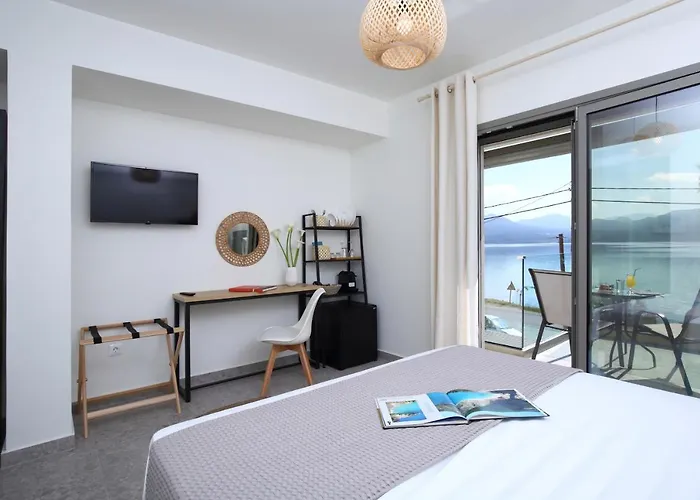 Almyra Seafront Lägenhetshotell Lygia (Lefkada)